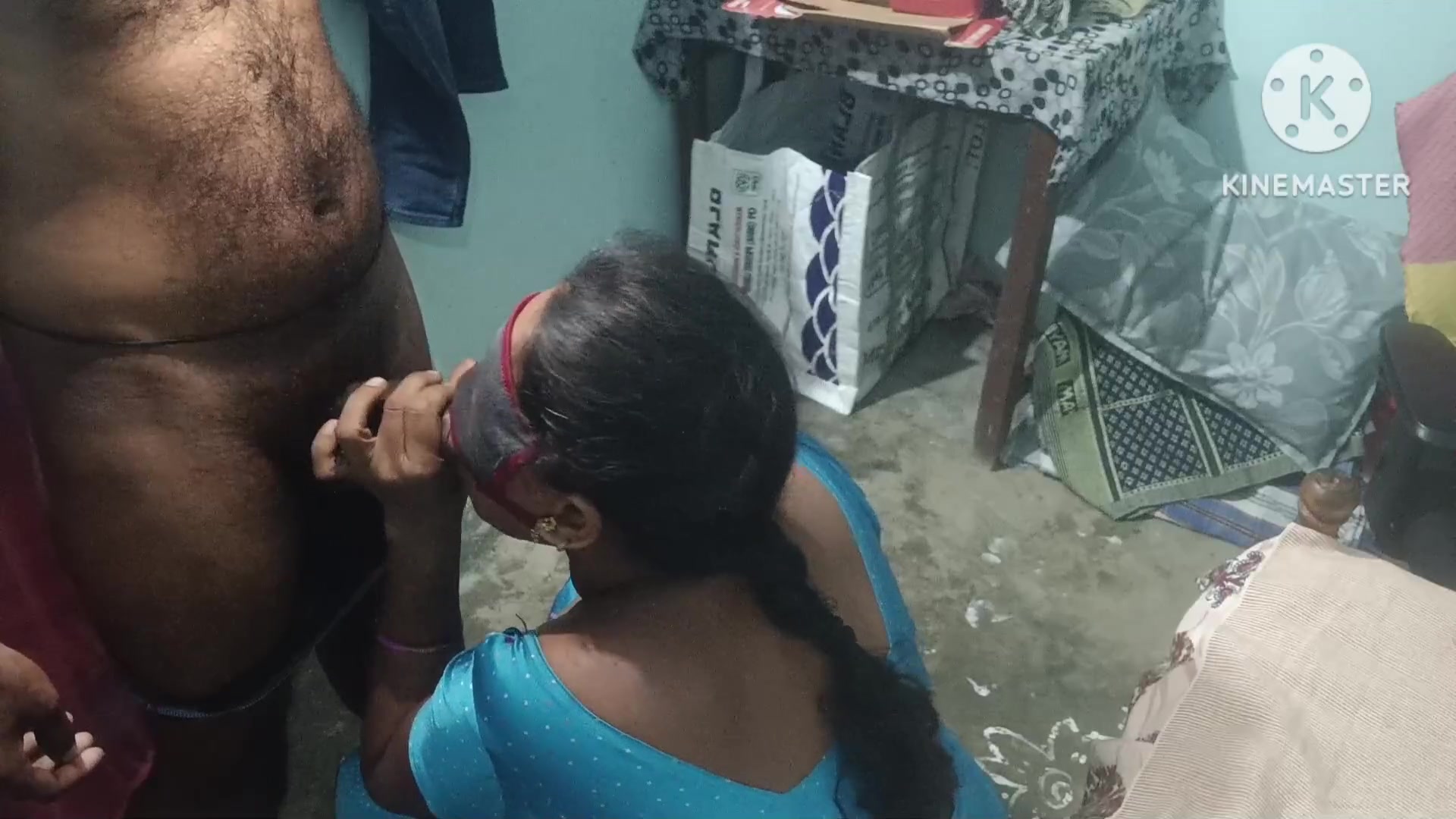 Indian desi hema aunty bowlojab doing