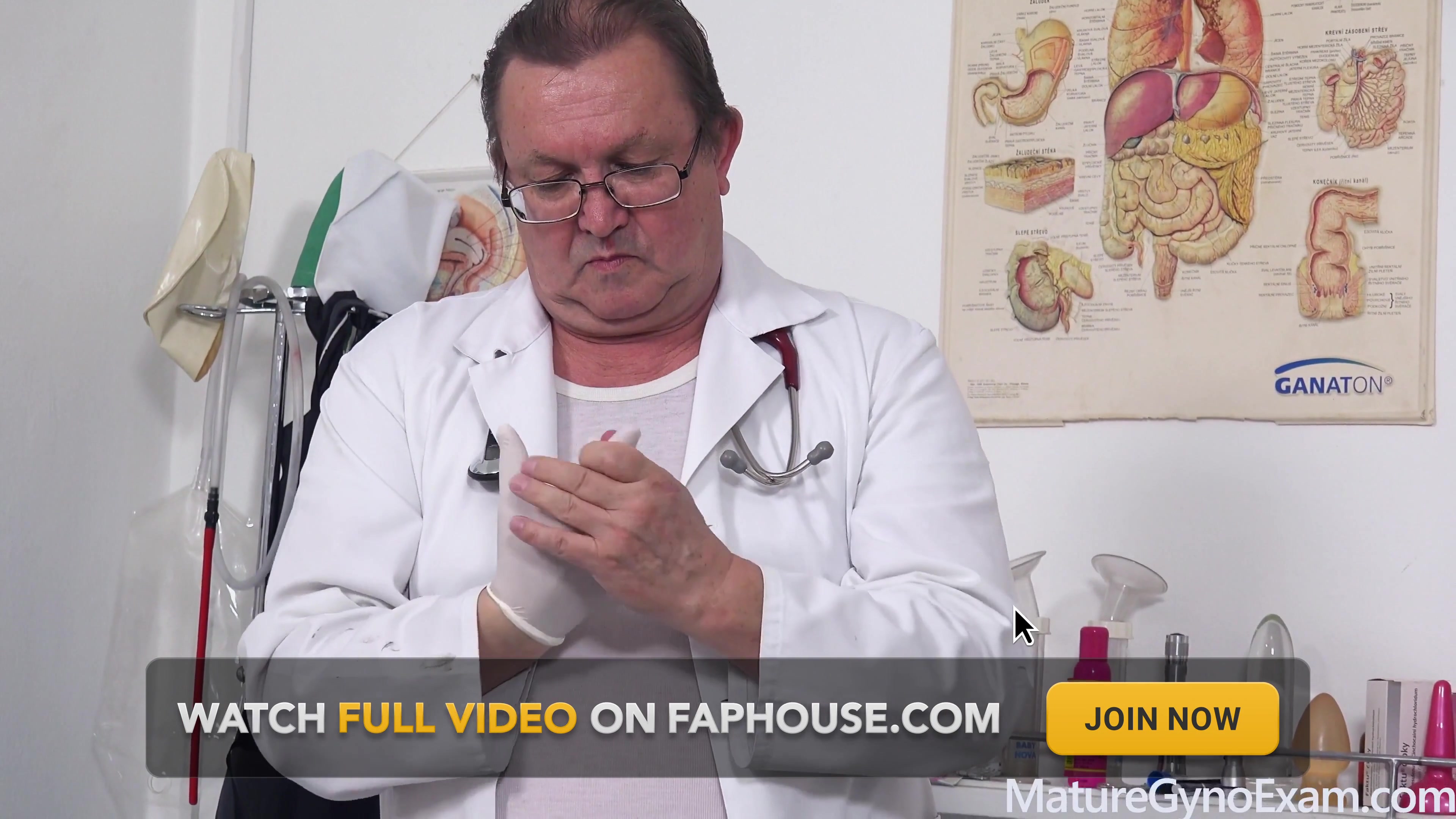 Pink Mature Pussy of Kathy White Exposed