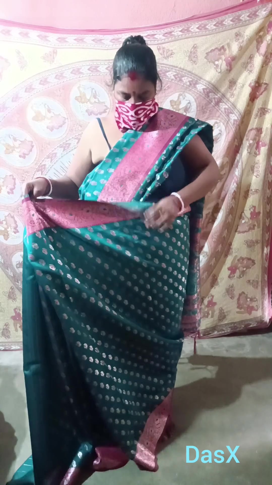 Green Saree Dropping Solo SFW