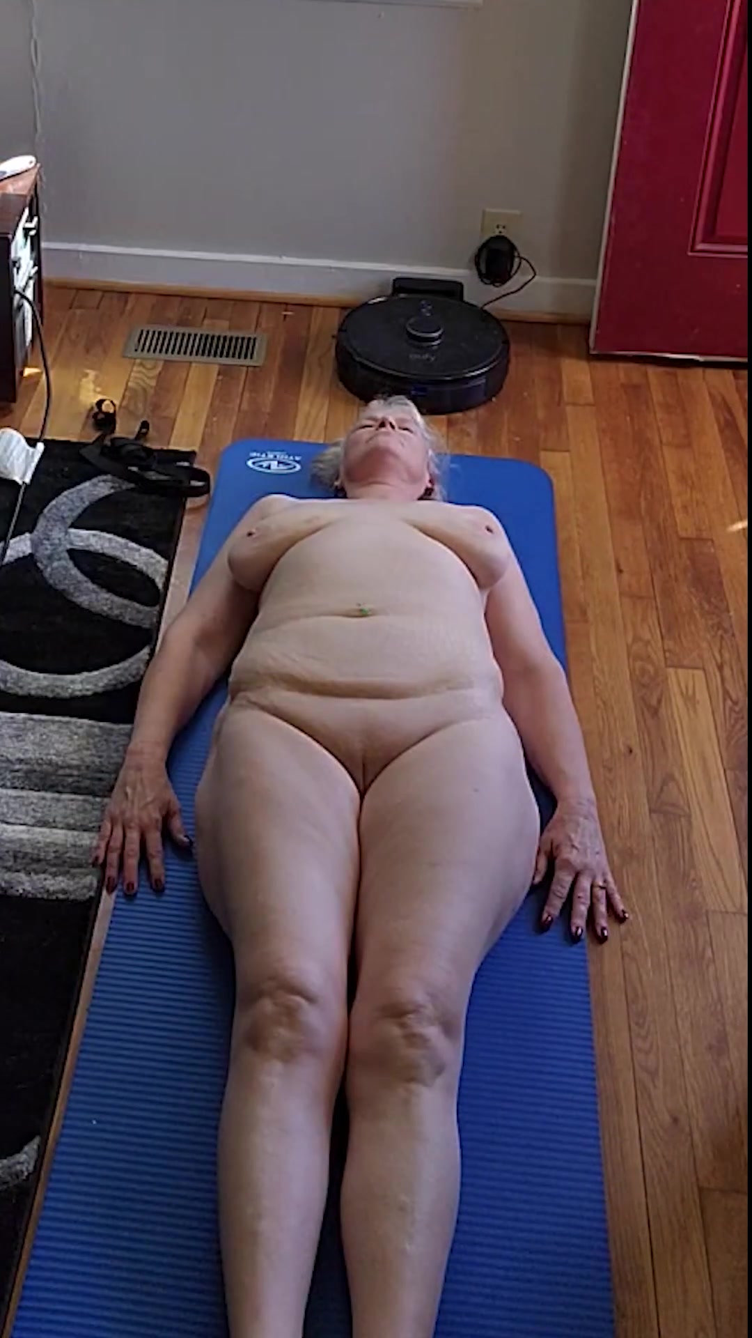 Jerkoff To Hot BBW Doing Naked Yoga!