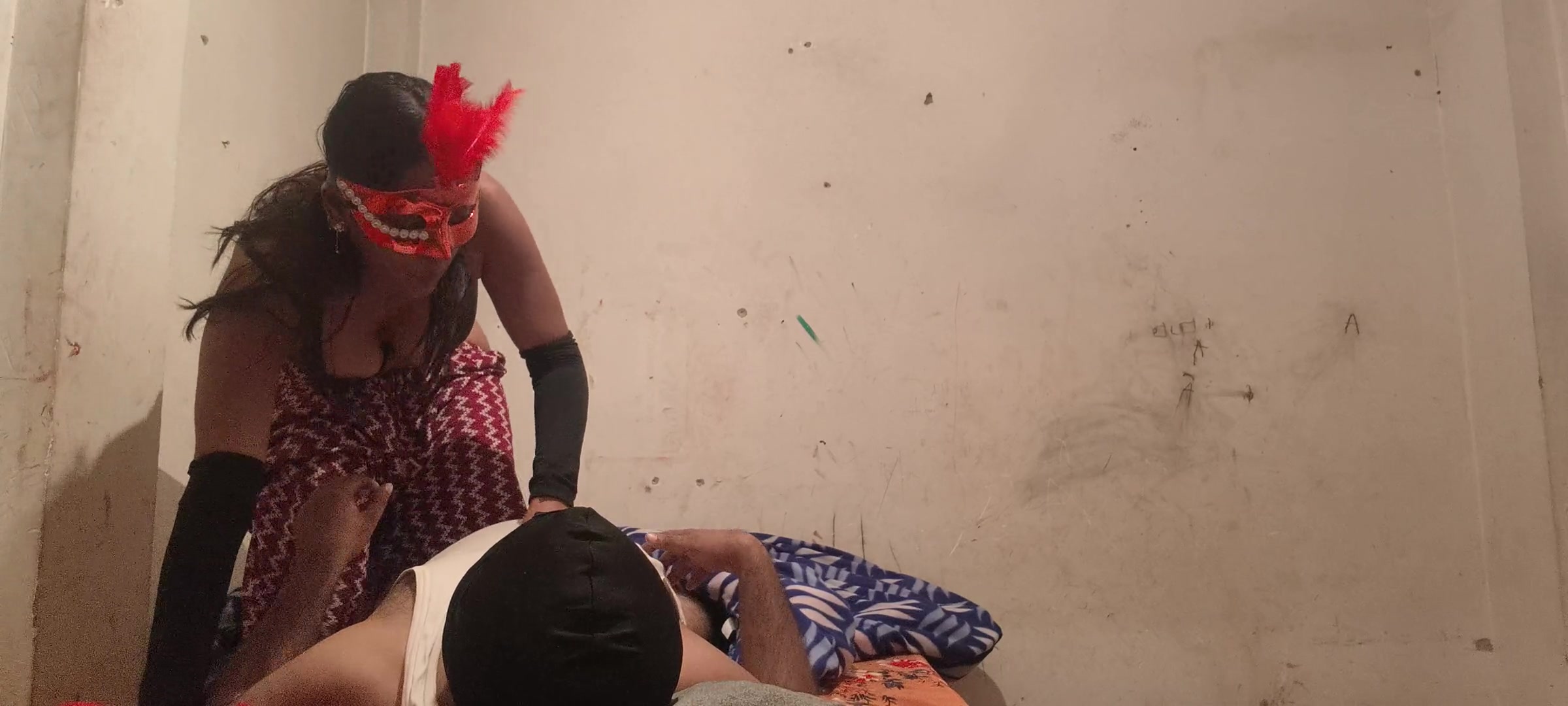 Indian hot devar bhabhi sex mms at night in her room