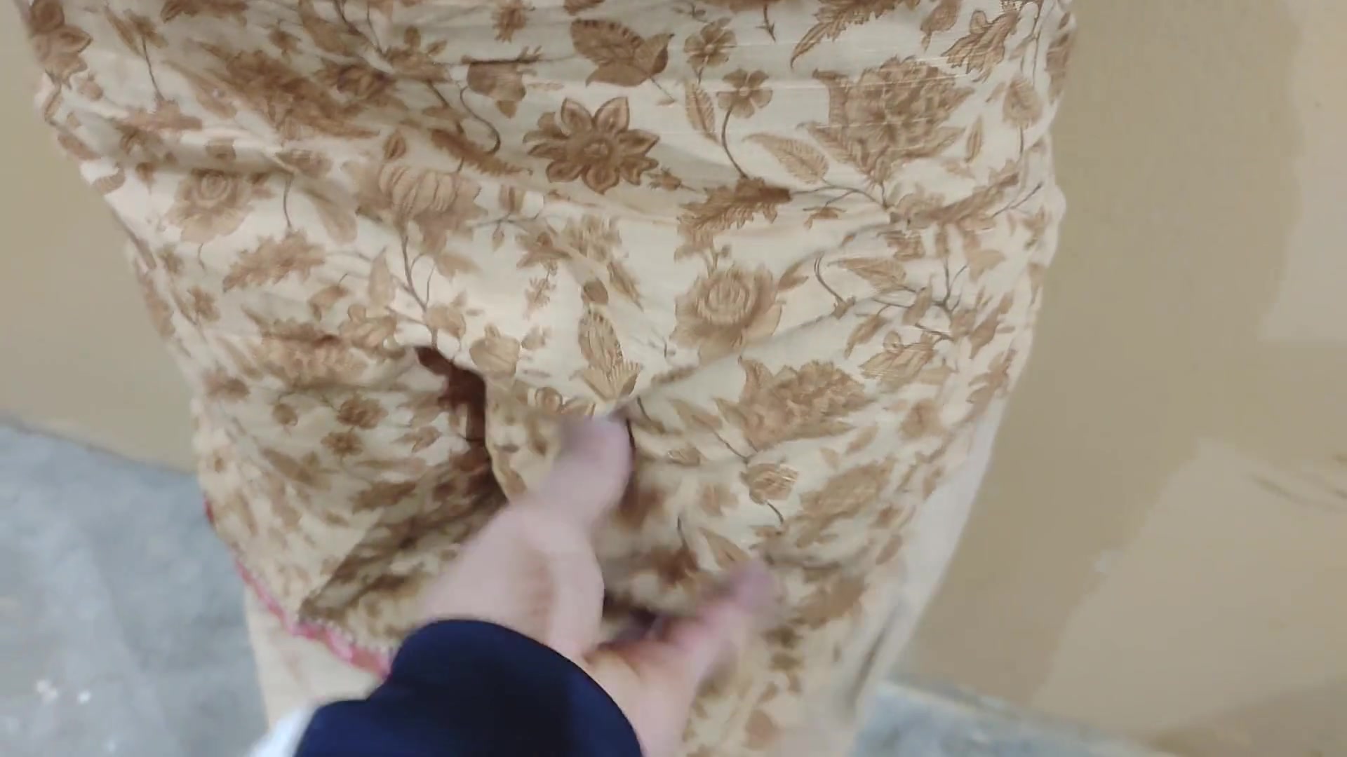 Bari Baji Ne Dikhay Apne Barre Barre Dodo