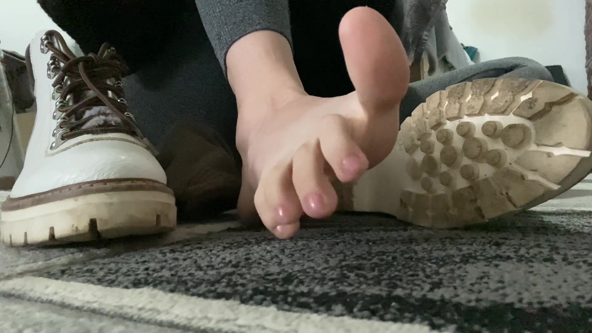 Smelly Feet and Toes after walking in BOOTS