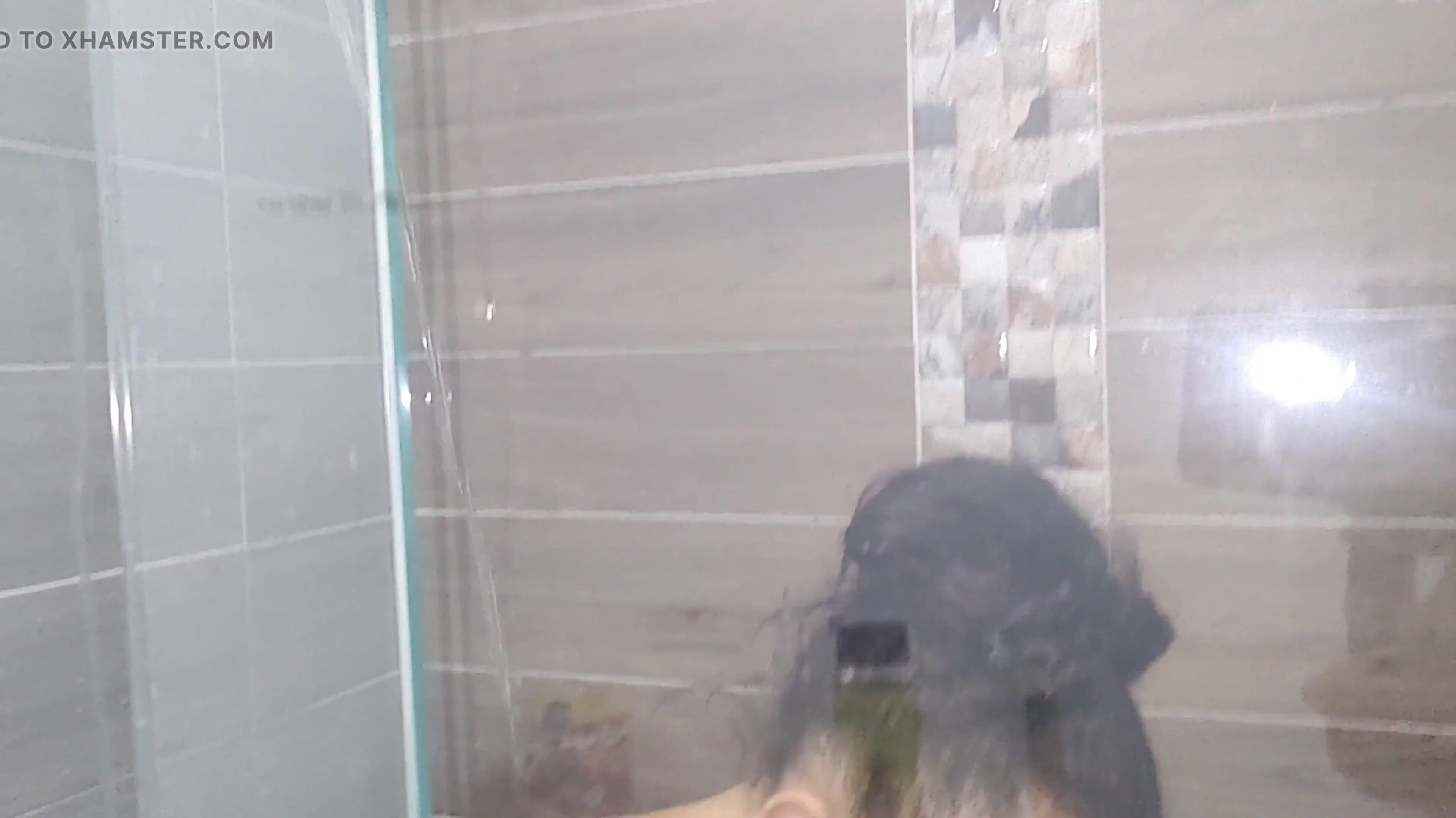 Big Butt Albino Midget Shower Show